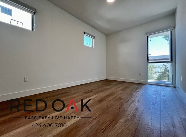 Foto del edificio - 1001 N Fairfax Ave