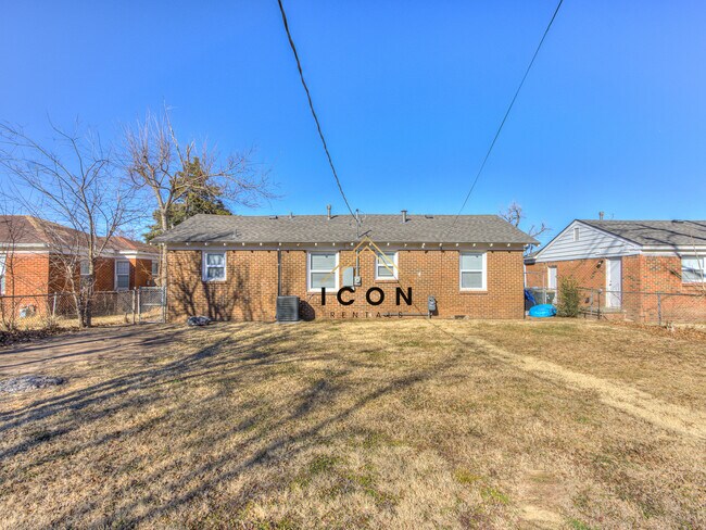 Building Photo - 1708 W Britton Rd