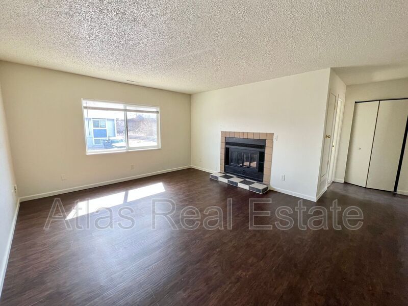 Primary Photo - 4467 E Pikes Peak Ave