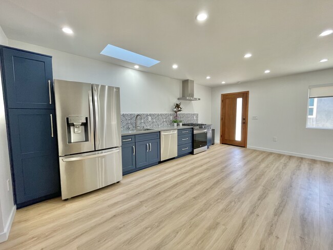 Beautiful kitchen - 11929 Lindblade St