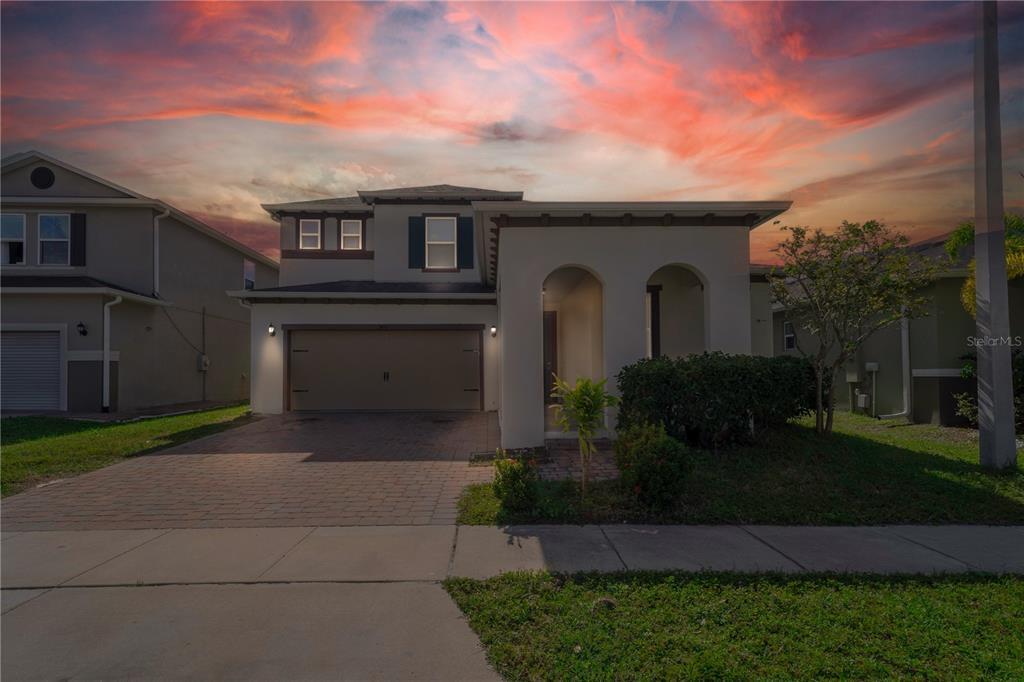 Foto principal - 3490 Canvas St