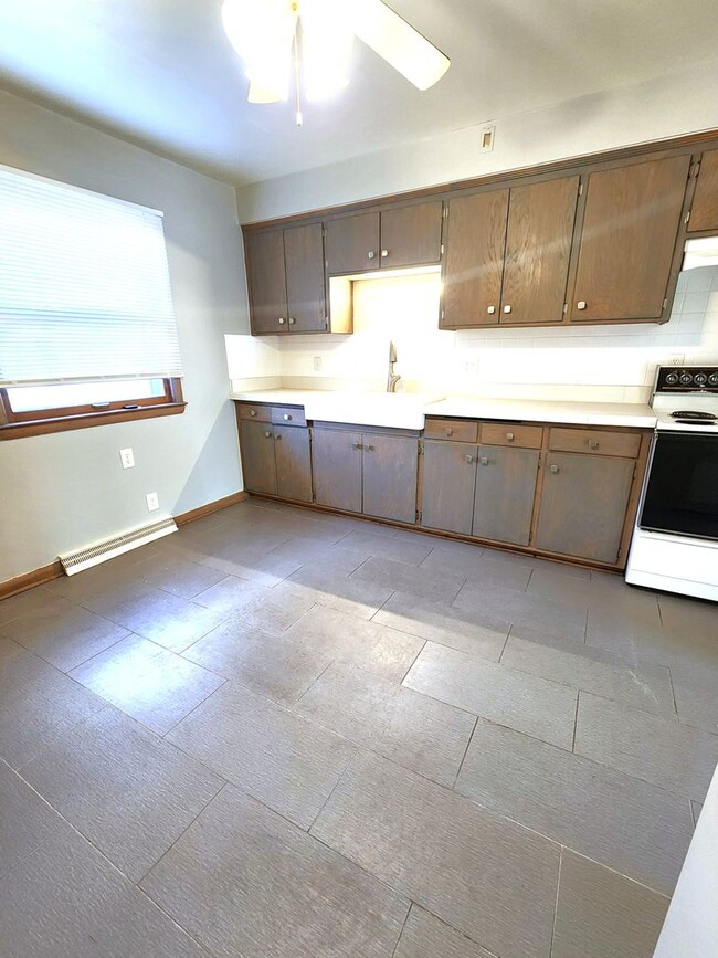 Foto del edificio - DG - 4520-4522 N 84th Street