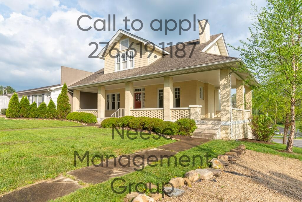 Foto principal - 809 Colonial Rd SW