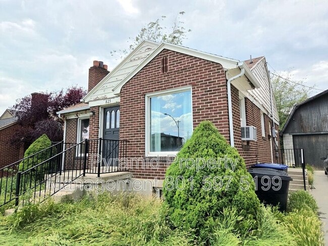 Building Photo - 825-827 E 620 N