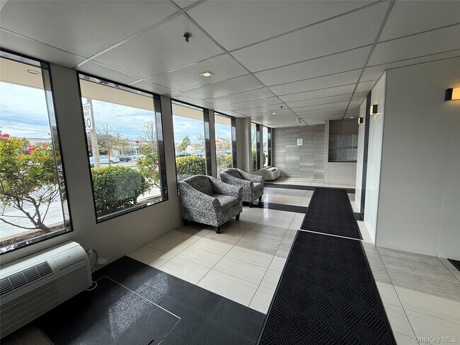 Foto del edificio - 235 W Park Ave