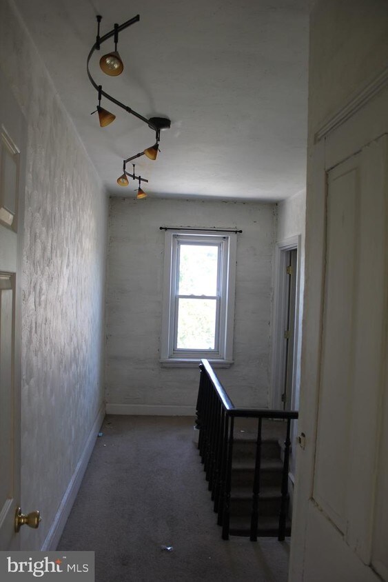Primary Photo - 436 Leverington Ave