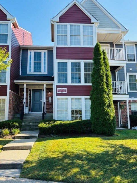 Foto del edificio - 743 Deering Rd