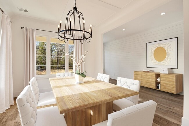 Foto del edificio - 641 Fletcher Rd