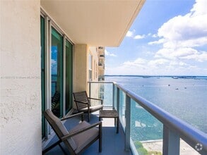 Building Photo - 1155 Brickell Bay Dr