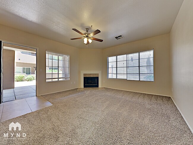 Foto del edificio - 9450 E Becker Ln