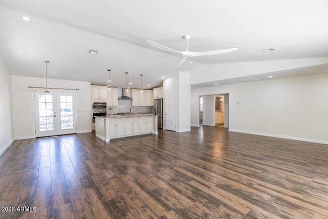 Foto del edificio - 341 E 14th St