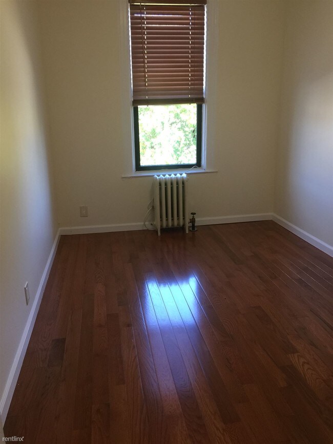 Foto del edificio - 2434 24th St