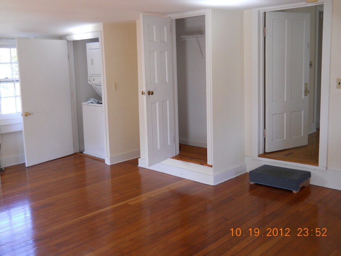 Primary Photo - 5 Glen Rd