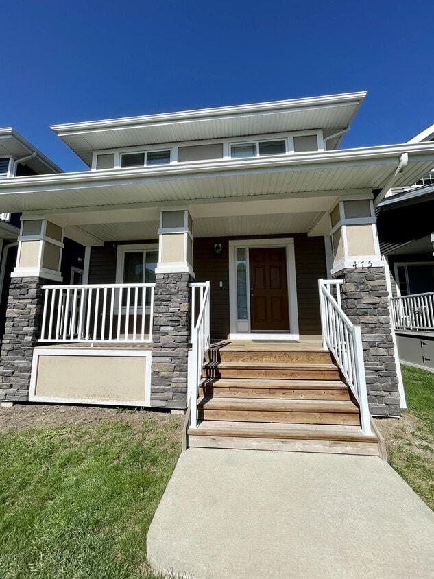 Photo - 475 River Heights Crescent (Cochrane, AB)