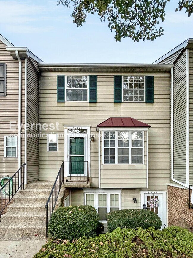 Building Photo - Modern Comfort & Amenities Await: Two-Bedr...