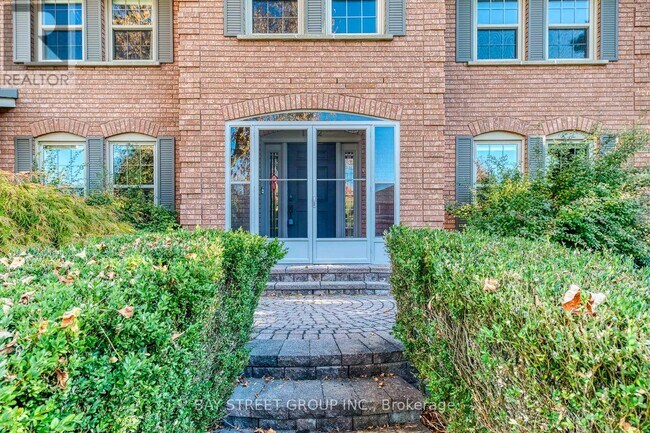 Building Photo - 1322 Roseberry Crescent