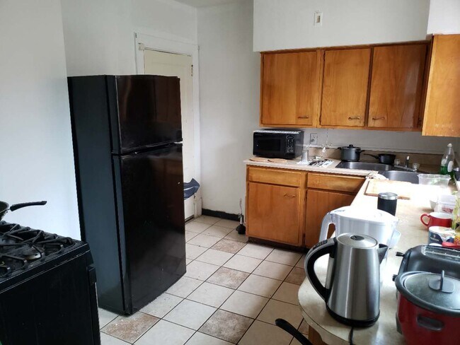 Building Photo - 5801 Douglas St