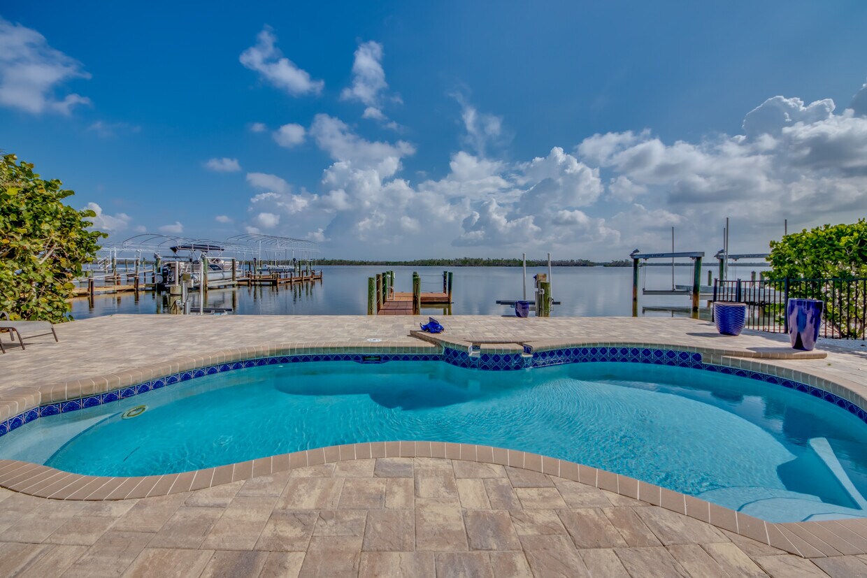 Foto principal - 381 Seminole Way