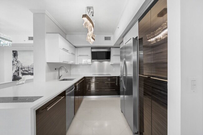 Foto del edificio - 17100 N Bay Rd