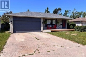 Building Photo - 29 Bronte Crescent