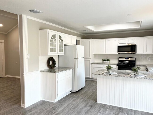 Building Photo - 9019 Bayou Bluff Dr