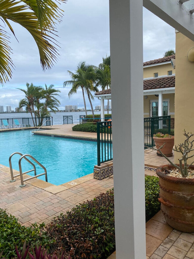 1145 Lake Shore Dr Unit 206, Lake Park, FL 33403 Condo for Rent in