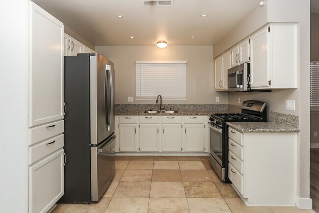 Building Photo - 5221 Shady Grove Ln