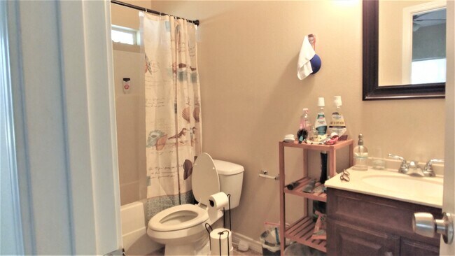 Foto del edificio - 224 Inlow Blvd