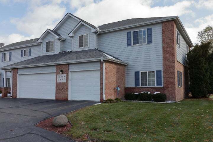 Primary Photo - Spectacular 3 Bedroom Condo in Mount Pleasant