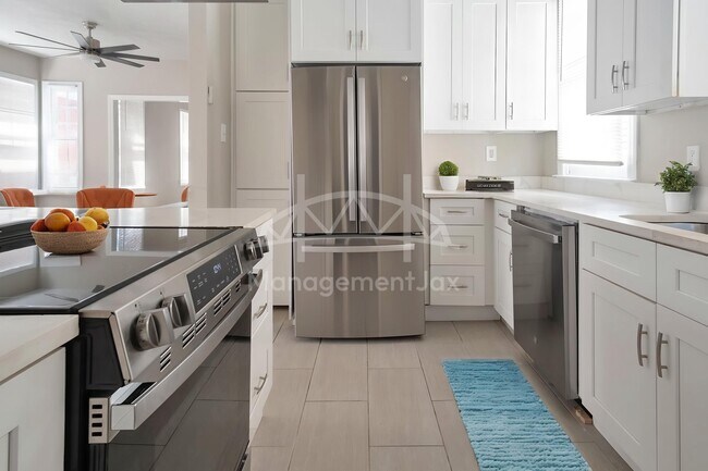 Photo - 1625 Boulevard House