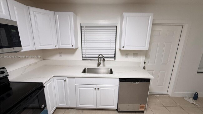 Foto del edificio - 6046 SW 40th St