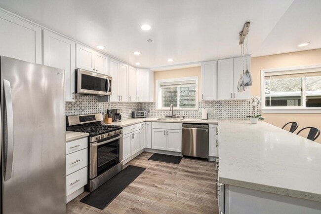 Building Photo - 2531 Wallace St