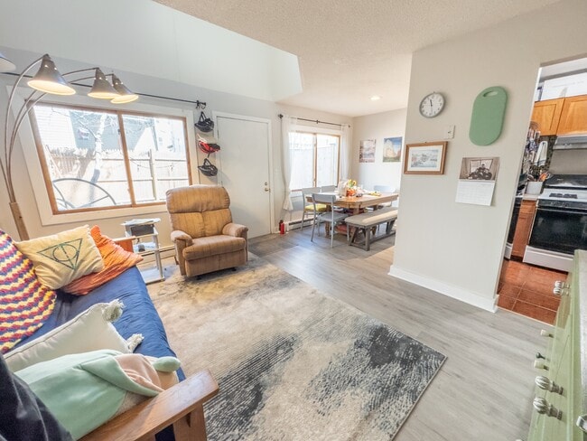 Photo - 169 Erie St Townhome