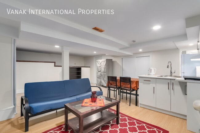 Building Photo - Furnished  Studio Northvan