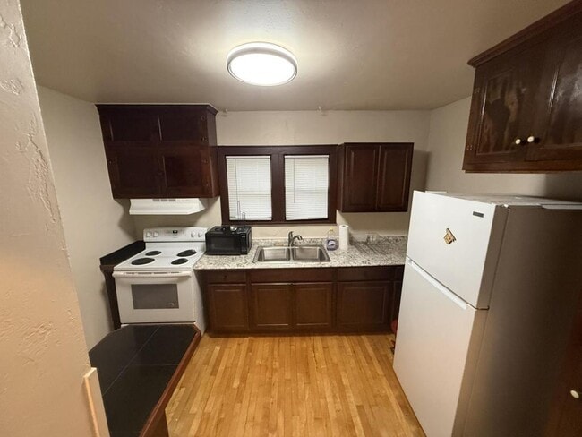 Building Photo - 506 Howard St