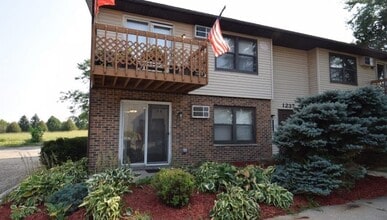 Building Photo - 1237 Sunfield St