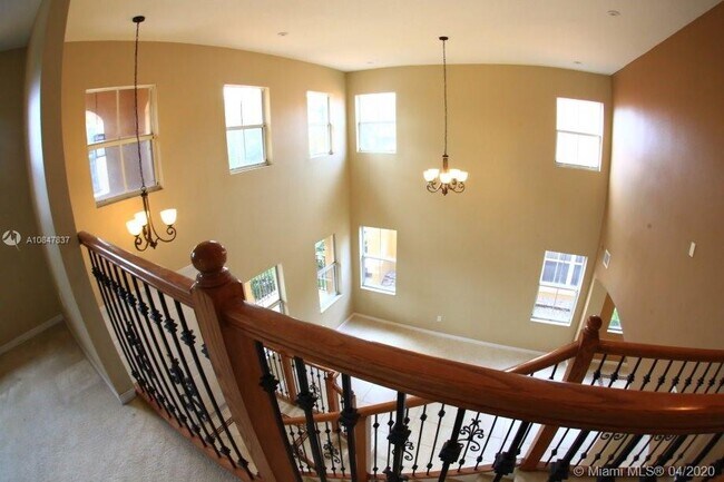 Building Photo - 3185 SW 155th Ave
