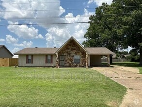 Building Photo - 220 Ada Dr
