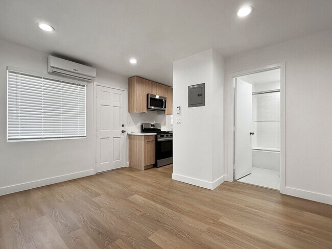 Foto del edificio - 1144 Stanley Ave