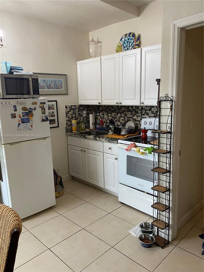 Foto del edificio - 14675 SW 22nd St
