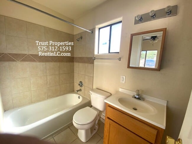 Building Photo - 614 S Almendra St