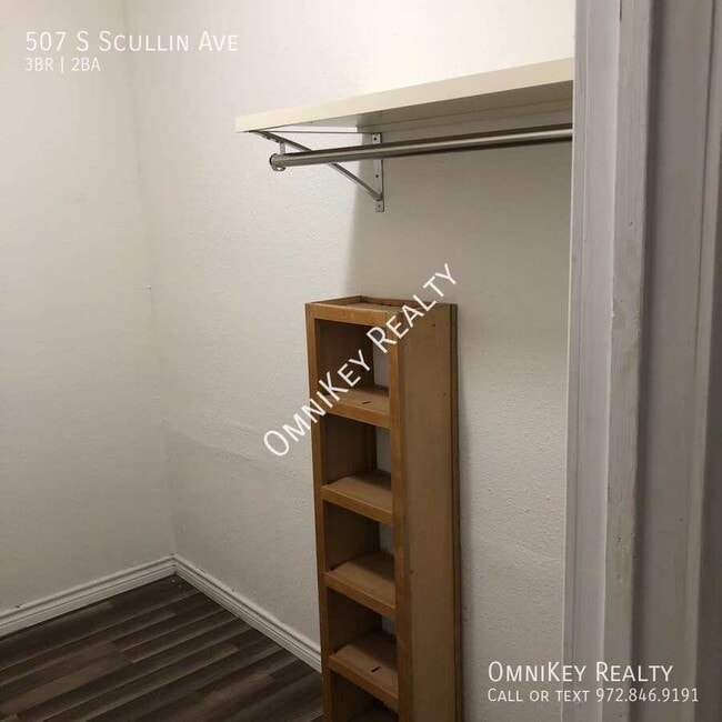 Building Photo - 507 S Scullin Ave