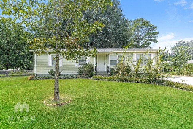 Building Photo - 217 Marshall Dr