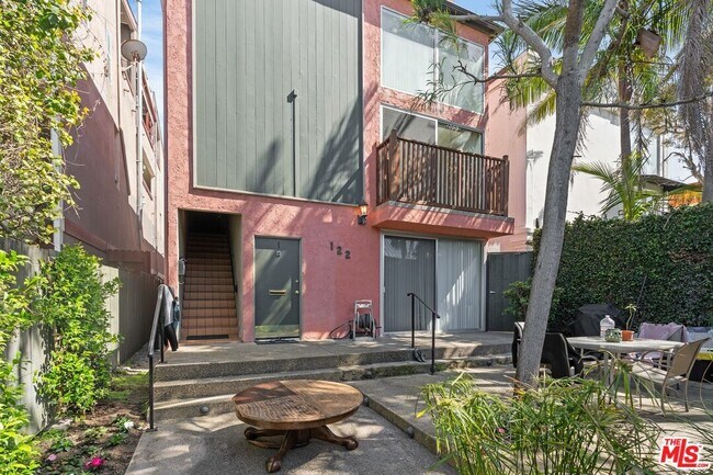 Foto del edificio - 122 Buccaneer St