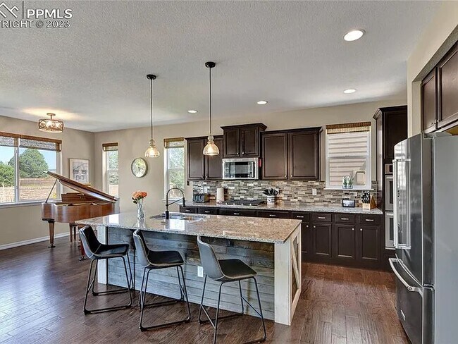 Building Photo - 17563 Leisure Lake Dr