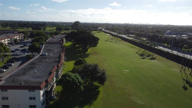 Foto del edificio - 9820 S Hollybrook Lake Dr