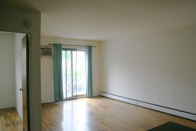 Living Rm - 3148 48th St