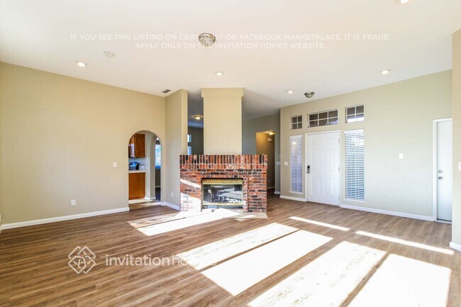 Foto del edificio - 702 Canyon Creek Way