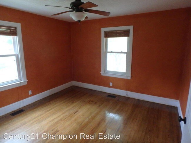 Building Photo - 2 br, 1 bath House - 307 W.  Franck Street