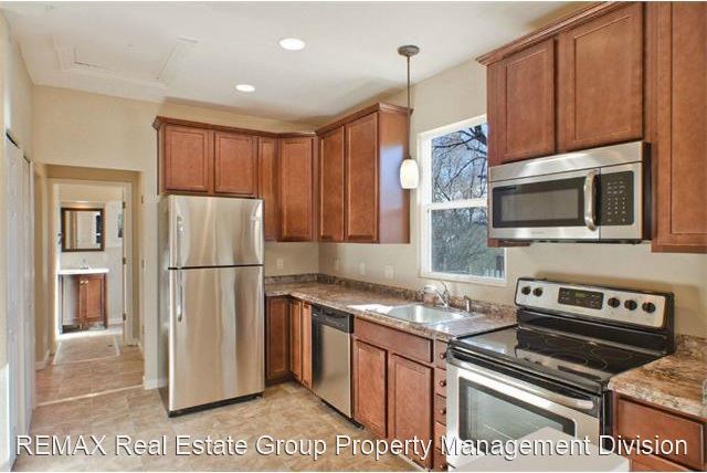 Foto del edificio - 3 br, 1 bath House - 27 N. Walnut Street